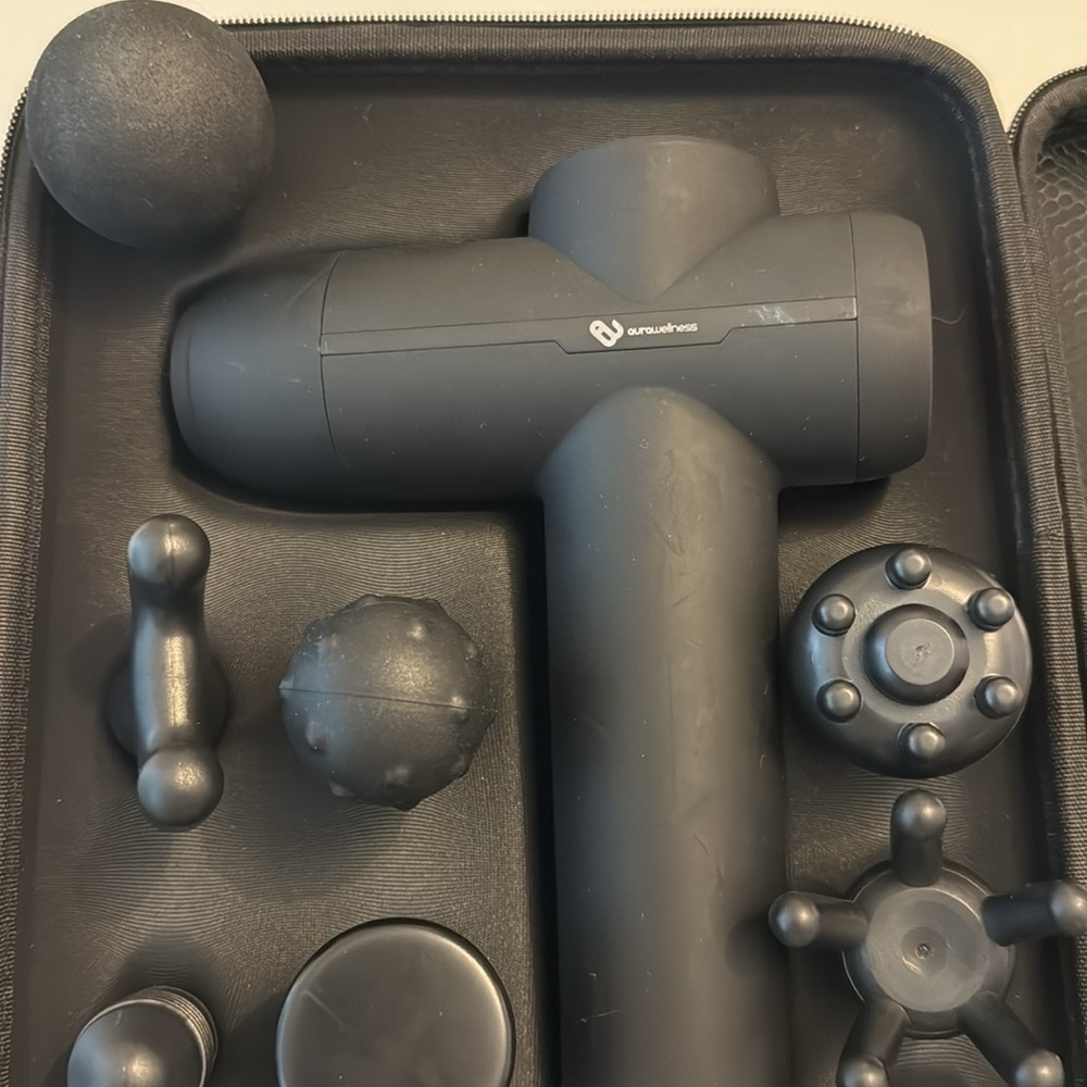 Aura Revive Deep Tissue Massage Gun w 8 different attachments and Case Like New - Picture 2 of 6